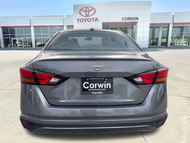 Used 2025 Nissan Altima 2.5 SV FWD image 4