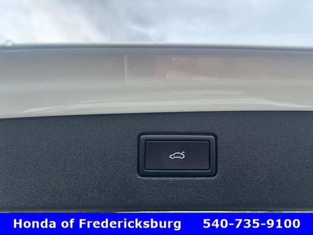 Used 2026 Volkswagen Tiguan SEL R-Line image 13