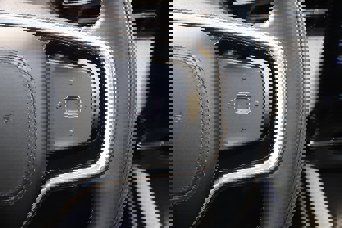 Used 2025 Lincoln Nautilus Premier image 40