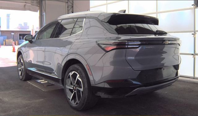 Used 2024 Chevrolet Equinox EV LT image 4