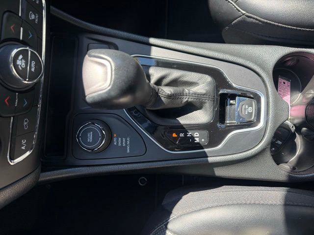 Certified 2023 Jeep Cherokee Altitude Lux image 12