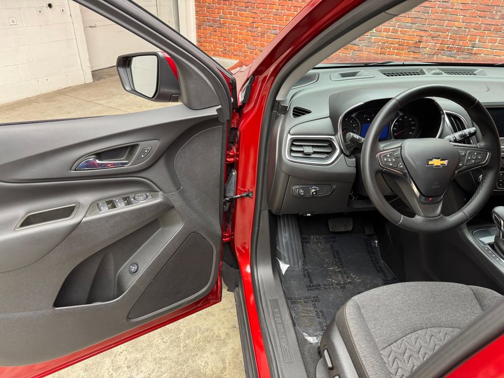 Used 2023 Chevrolet Equinox LT FWD image 7