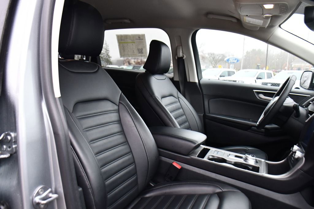 Used 2024 Ford Edge SEL w/ Convenience Package image 16