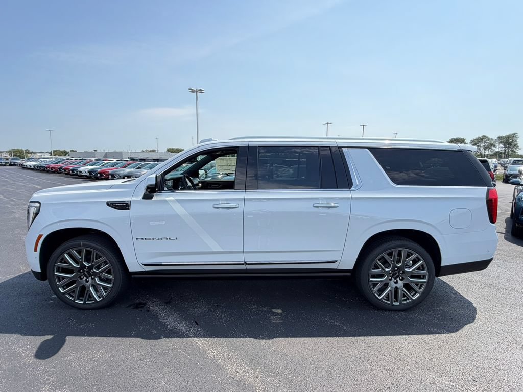 New 2026 GMC Yukon XL Denali Ultimate AWD/4WD image 9