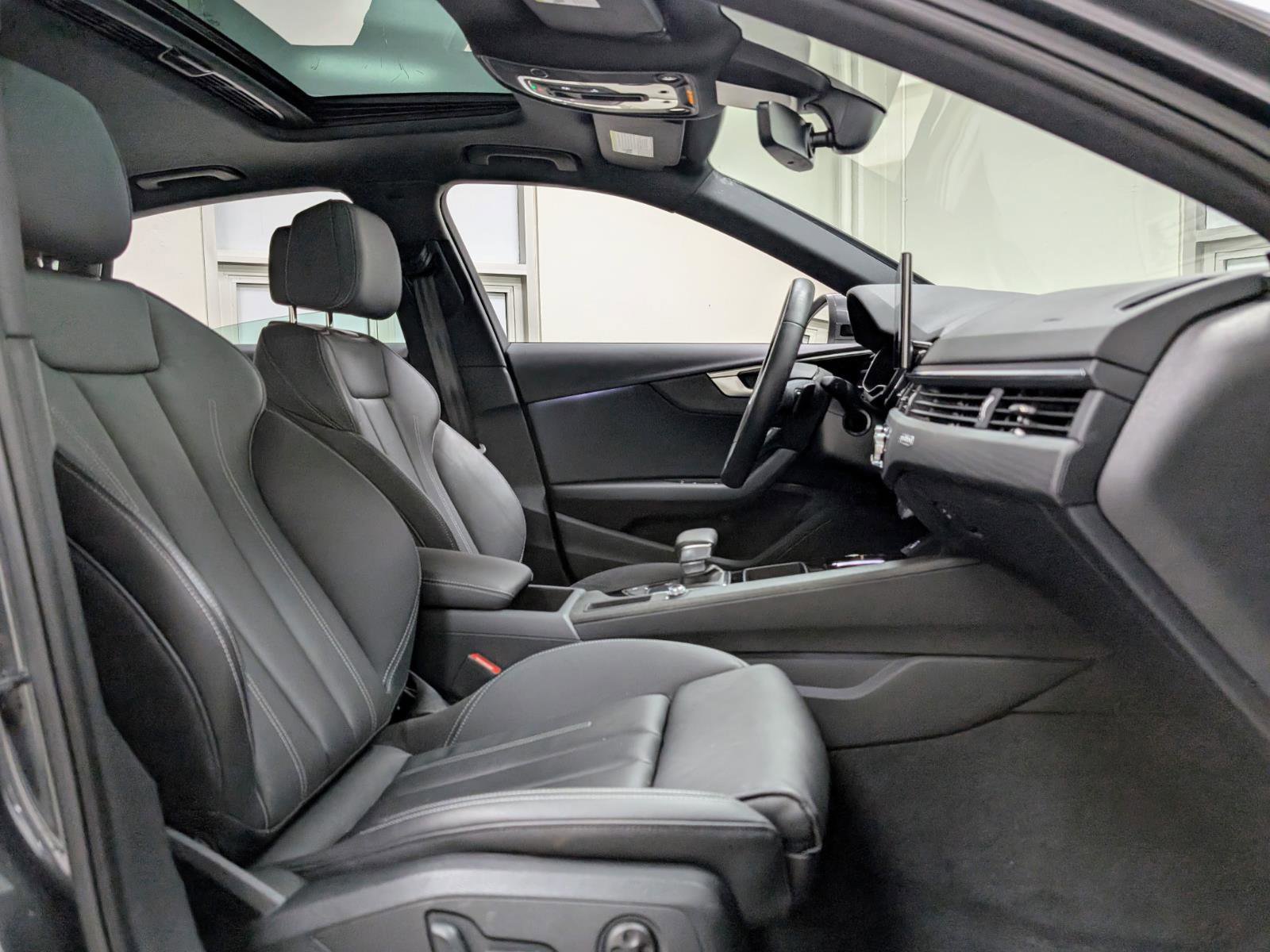 Used 2024 Audi A4 2.0T Premium w/ Convenience Package image 26