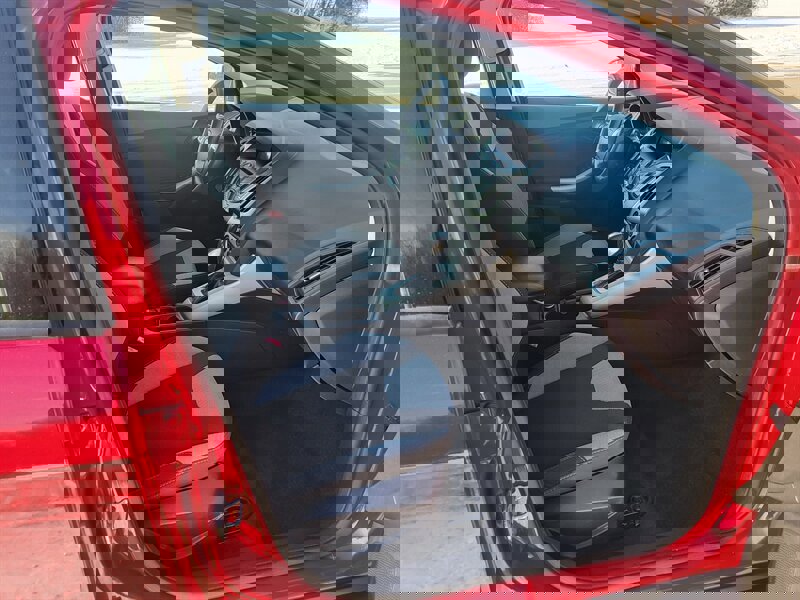 Used 2012 Ford Focus SE w/ SE Sport Pkg image 12