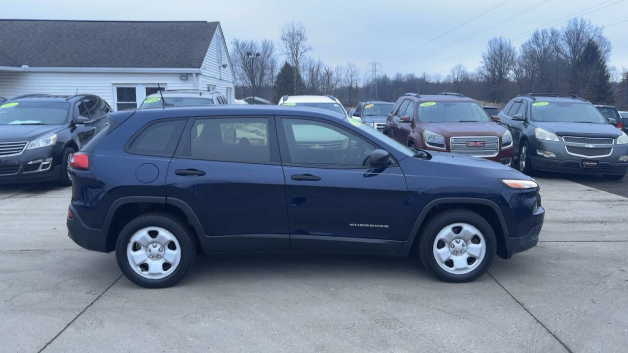 Used 2016 Jeep Cherokee Sport FWD image 7