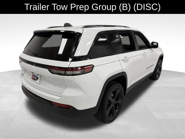 Used 2023 Jeep Grand Cherokee Altitude AWD/4WD image 6