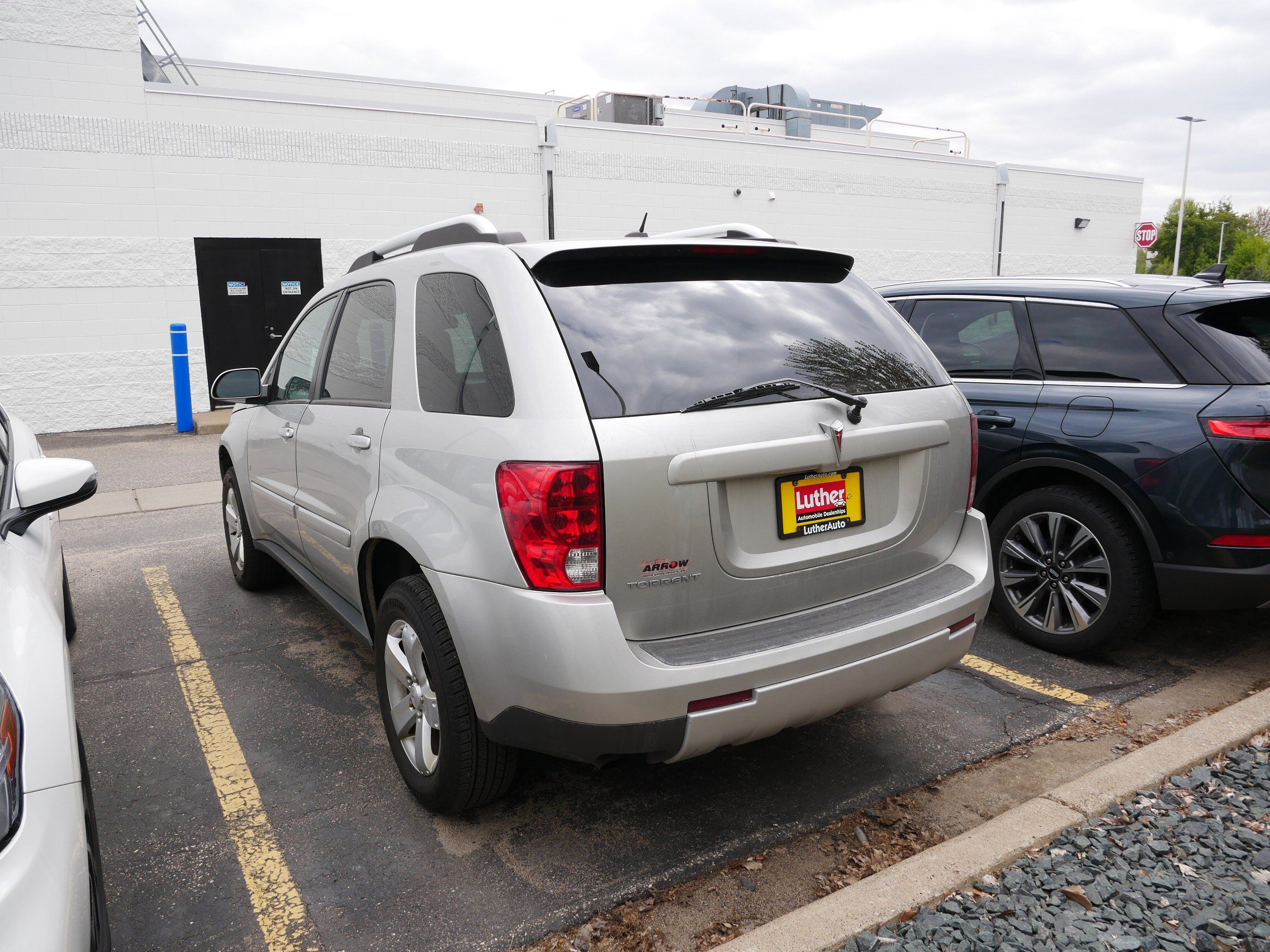 Used 2007 Pontiac Torrent 2WD w/ Preferred Package image 4