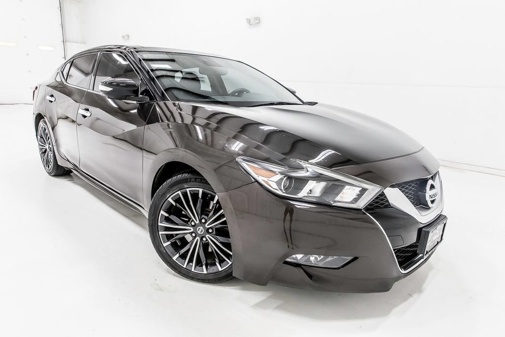 Used 2017 Nissan Maxima Platinum w/ Medallion Package FWD image 9
