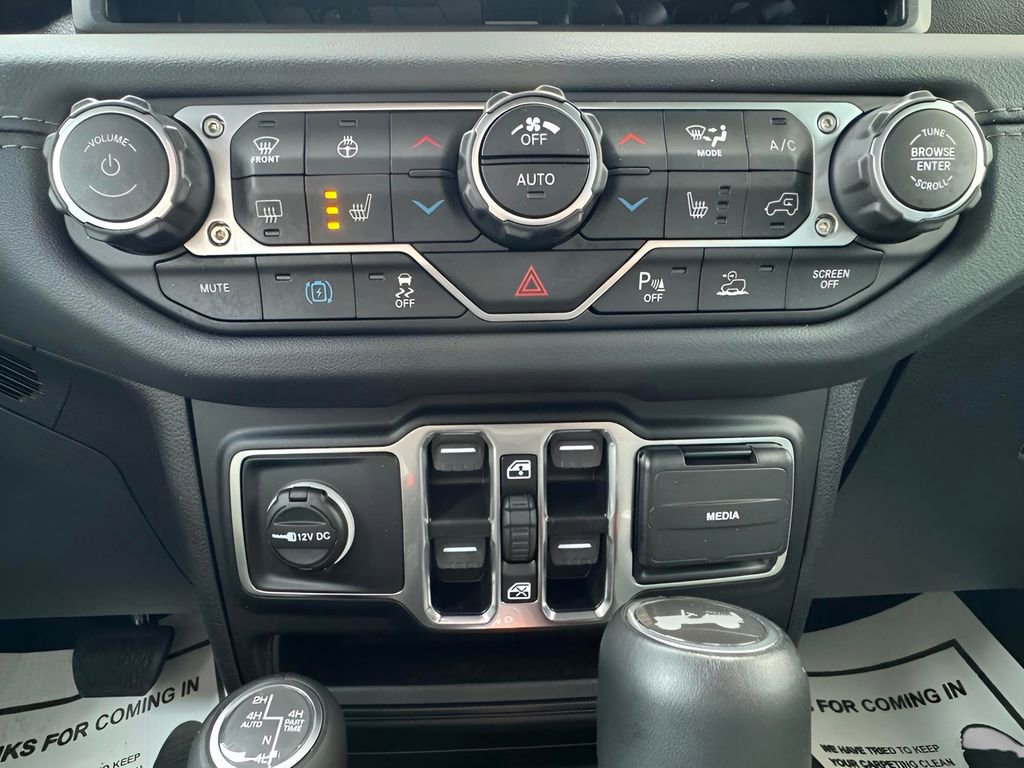 Used 2024 Jeep Wrangler High Altitude AWD/4WD image 16
