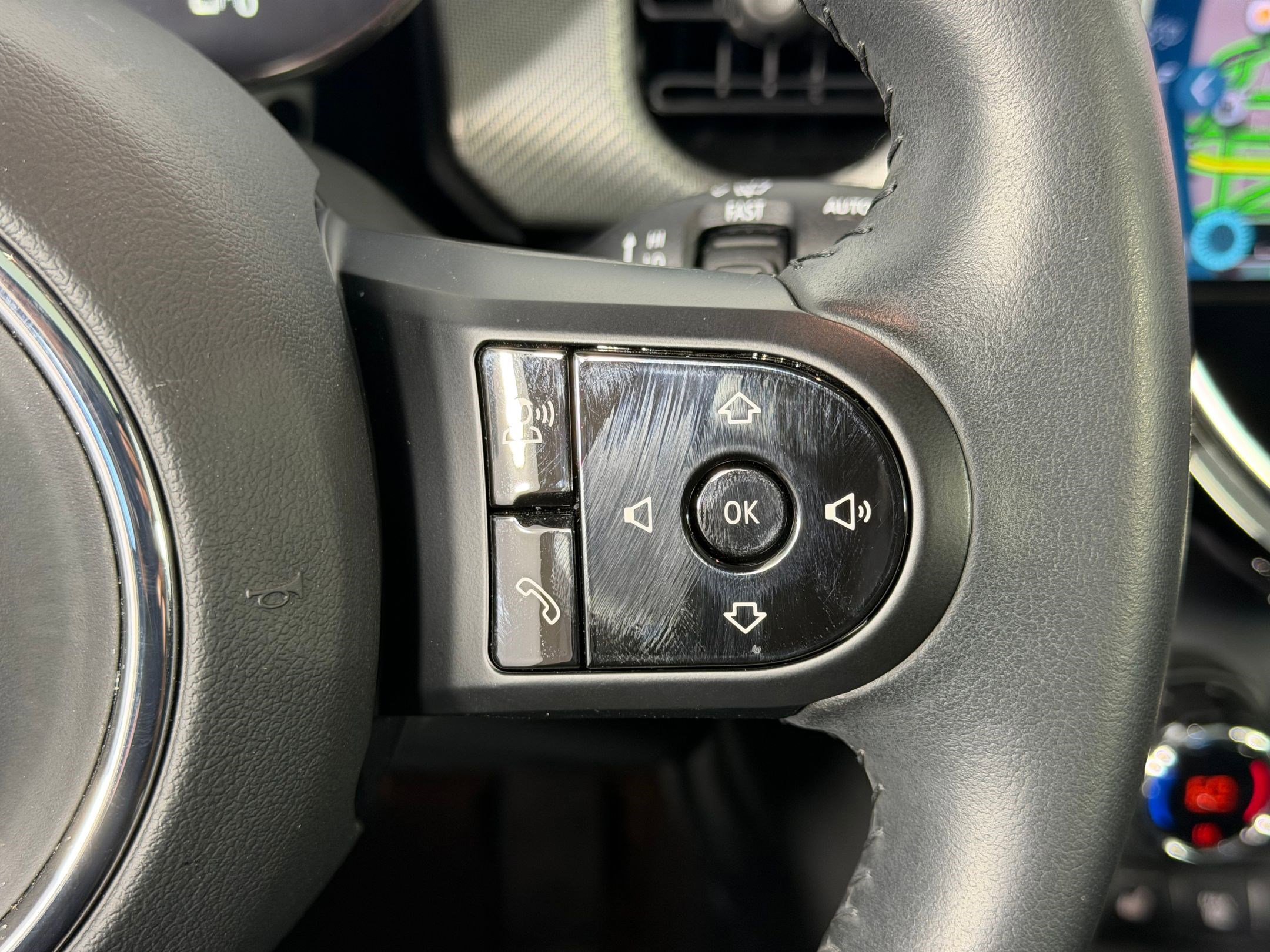 Used 2024 MINI Cooper 2-Door Hardtop image 25