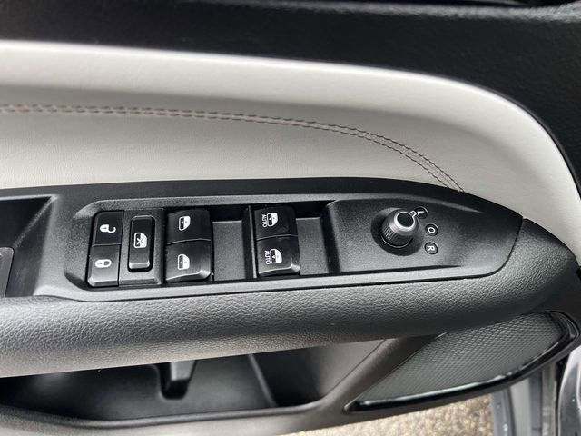 Certified 2025 Jeep Compass Limited image 13