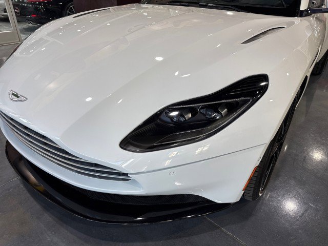 Used 2019 Aston Martin DB11 Volante image 29