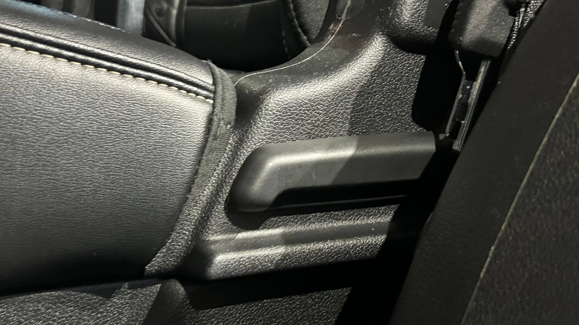 Used 2017 Ford Explorer Platinum AWD/4WD image 53