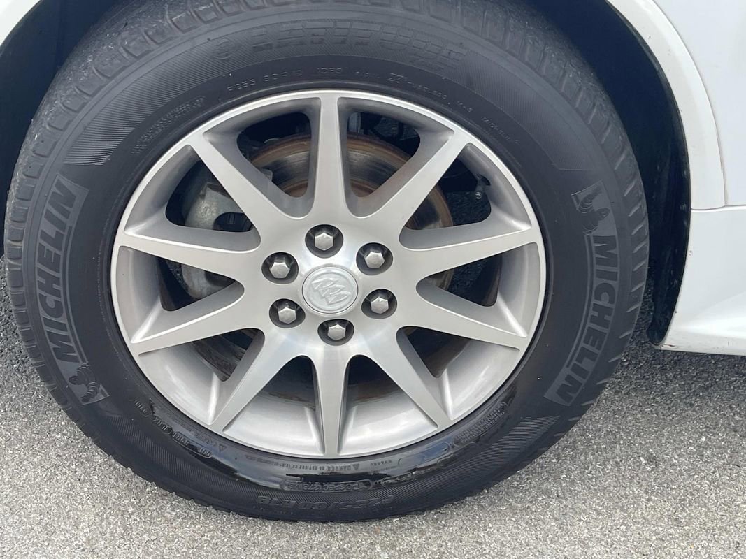 Used 2016 Buick Enclave Leather image 9