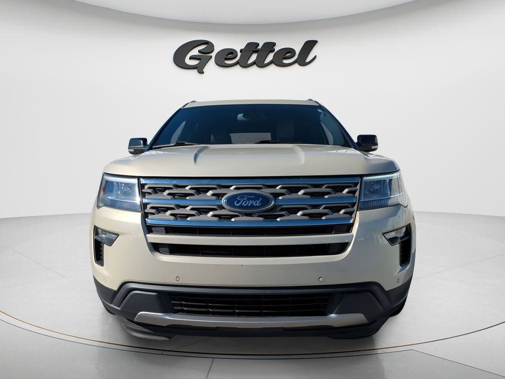 Used 2018 Ford Explorer XLT w/ Equipment Group 202A image 9