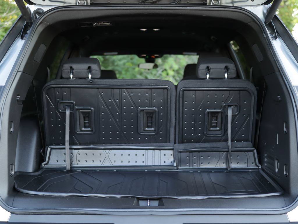 Used 2023 Chevrolet Traverse LT FWD image 29