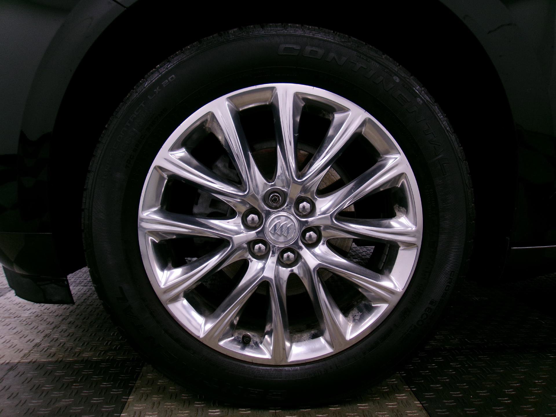 Used 2021 Buick Enclave Essence image 18