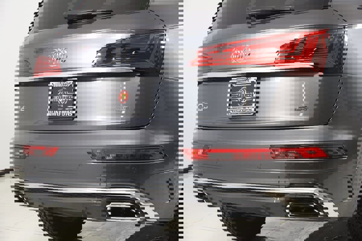Used 2024 Audi Q5 2.0T Premium w/ Convenience Package image 44