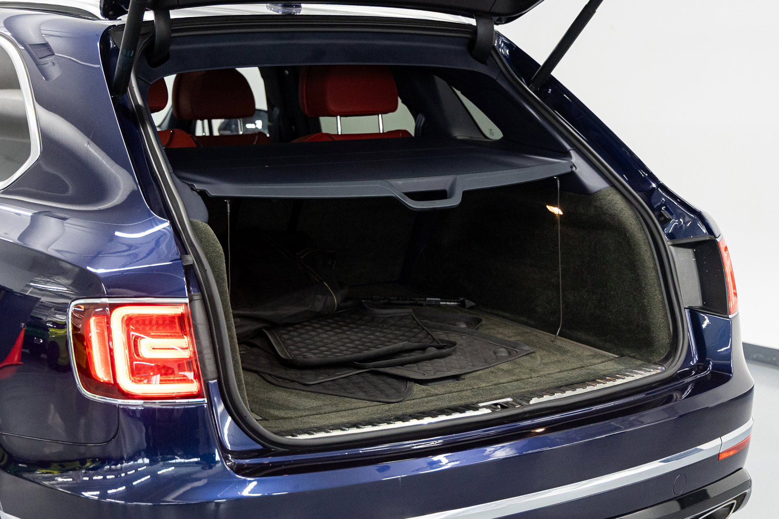 Used 2020 Bentley Bentayga Speed image 22