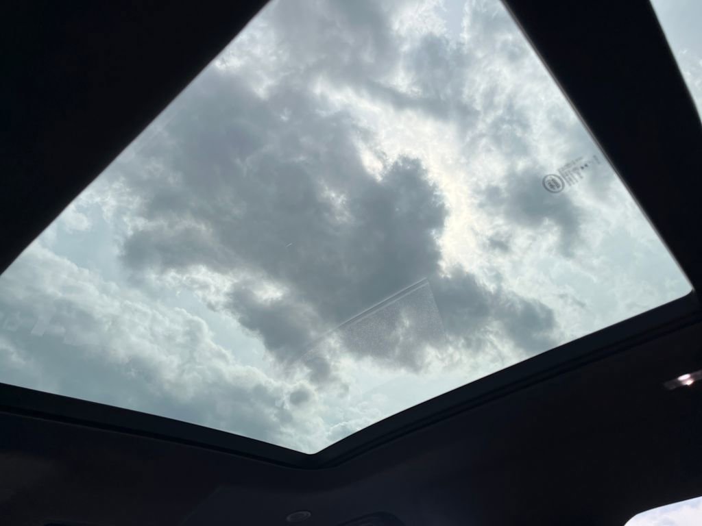 Used 2025 Land Rover Defender 110 Sedona Red Edition image 18