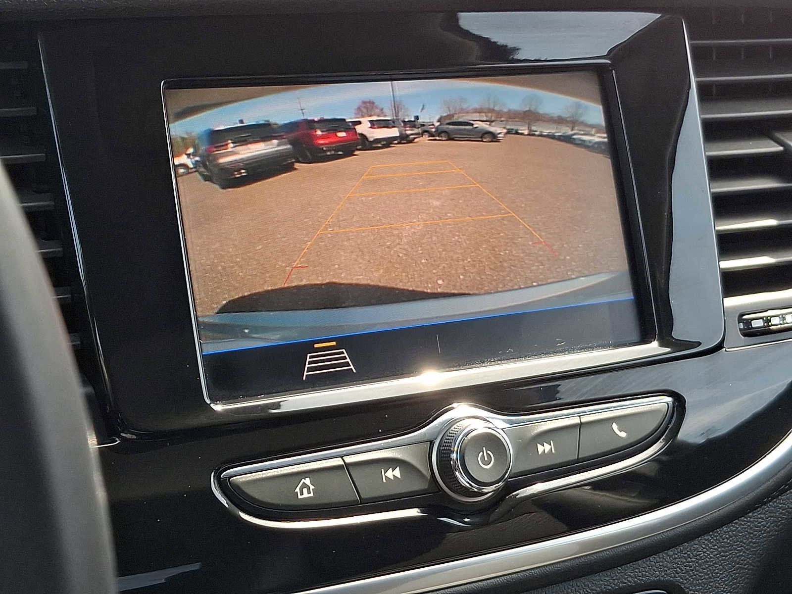 Certified 2022 Buick Encore Preferred w/ Safety Package II image 19