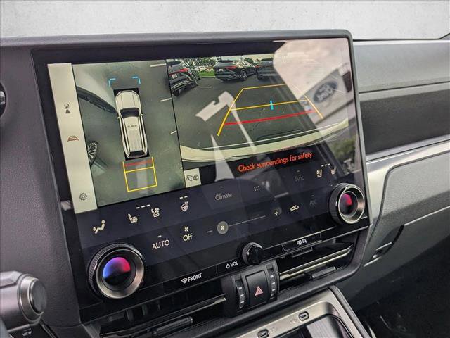 Used 2024 Lexus GX 550 image 13