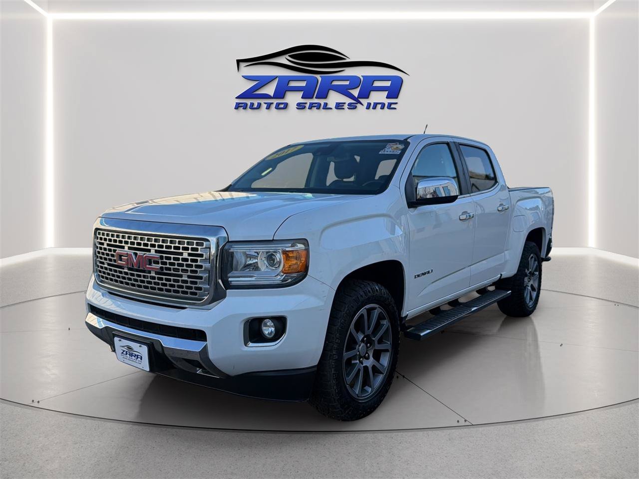 Used 2017 GMC Canyon Denali AWD/4WD image 3
