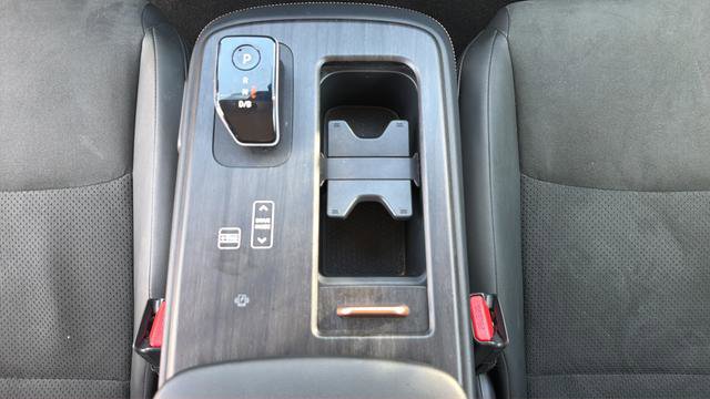 Used 2025 Nissan Ariya AWD image 36