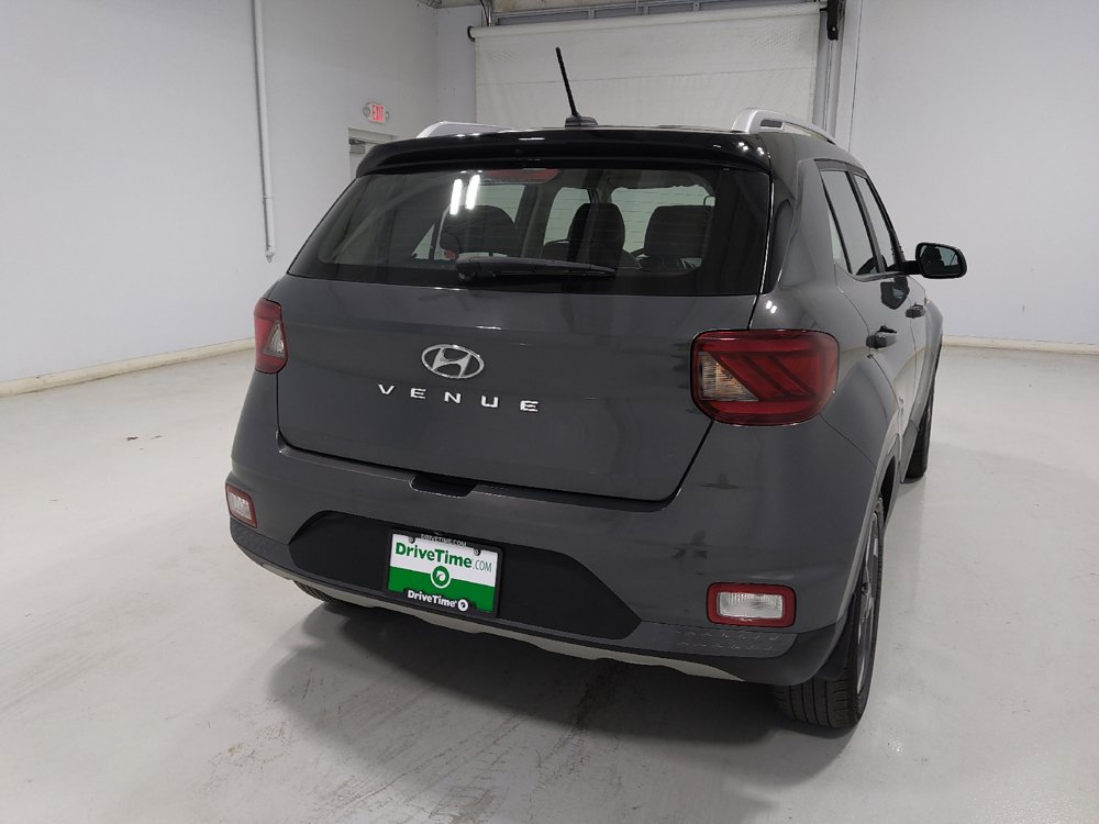 Used 2025 Hyundai Venue Limited FWD image 7