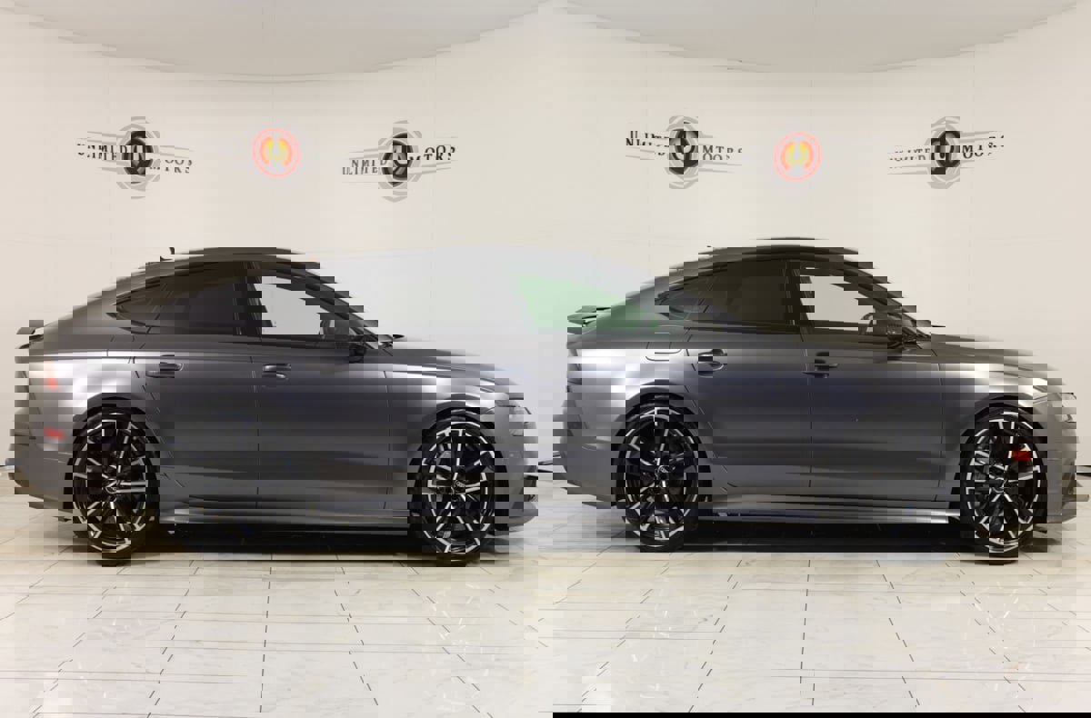 Used 2017 Audi RS 7 Performance w/ Driver Assistance Package image 2