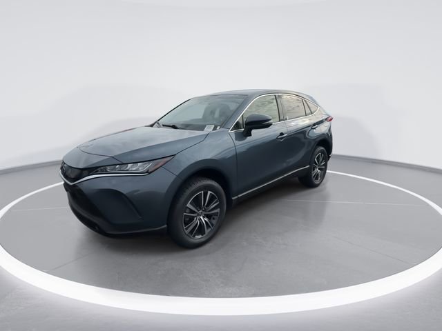 Used 2022 Toyota Venza LE video 4