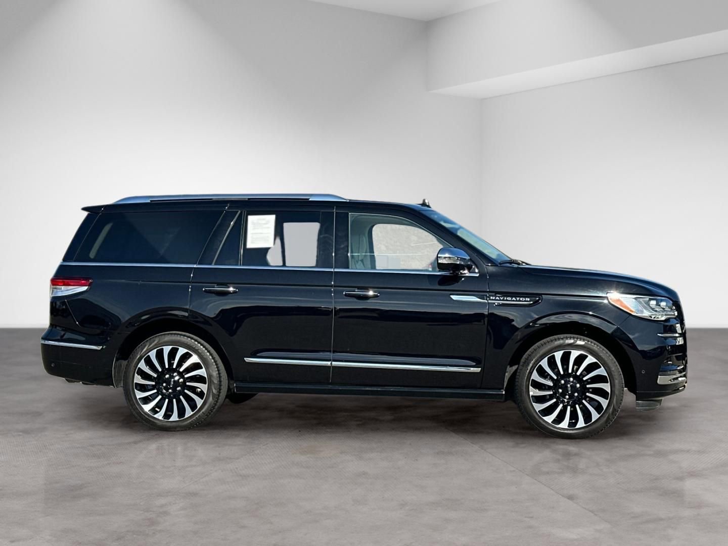 Used 2023 Lincoln Navigator Black Label AWD/4WD image 7