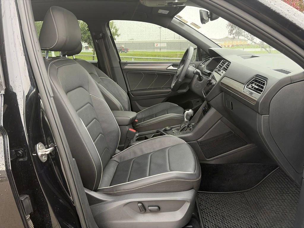 Used 2022 Volkswagen Tiguan SEL R-Line AWD/4WD image 31