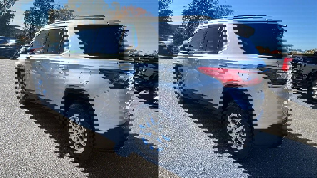 Used 2021 Chevrolet Traverse LT image 7