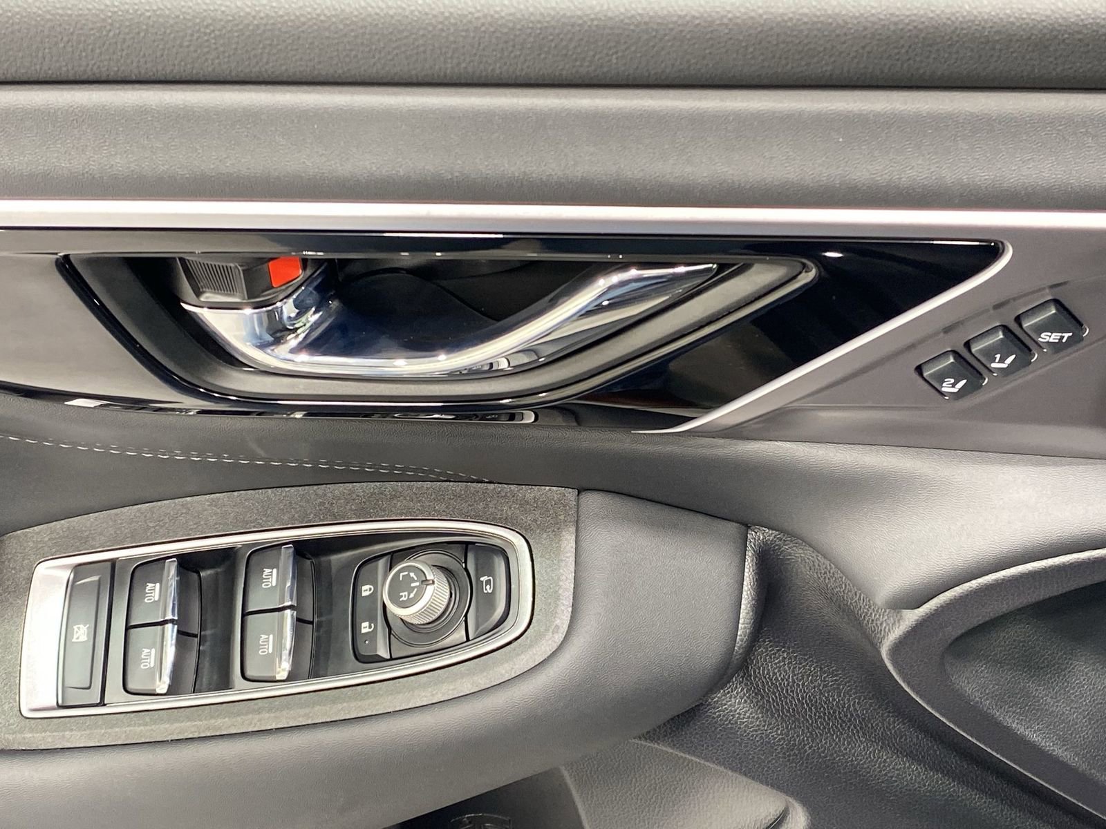 Certified 2025 Subaru Outback Touring w/ Tech Package 2 image 13