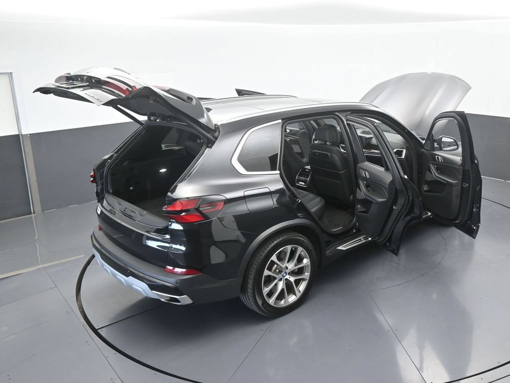 Used 2025 BMW X5 xDrive50e AWD/4WD image 74