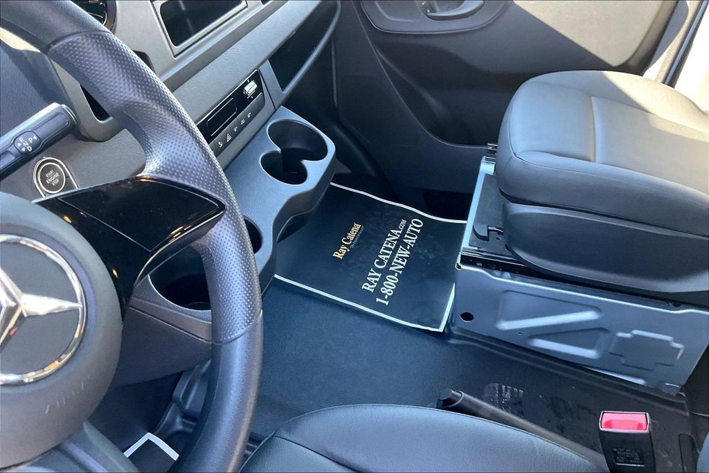 Used 2025 Mercedes-Benz Sprinter 2500 image 13