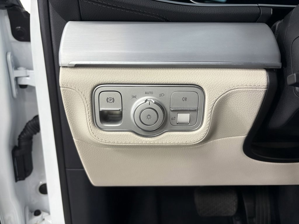 Used 2024 Mercedes-Benz GLE 450e 4MATIC image 10