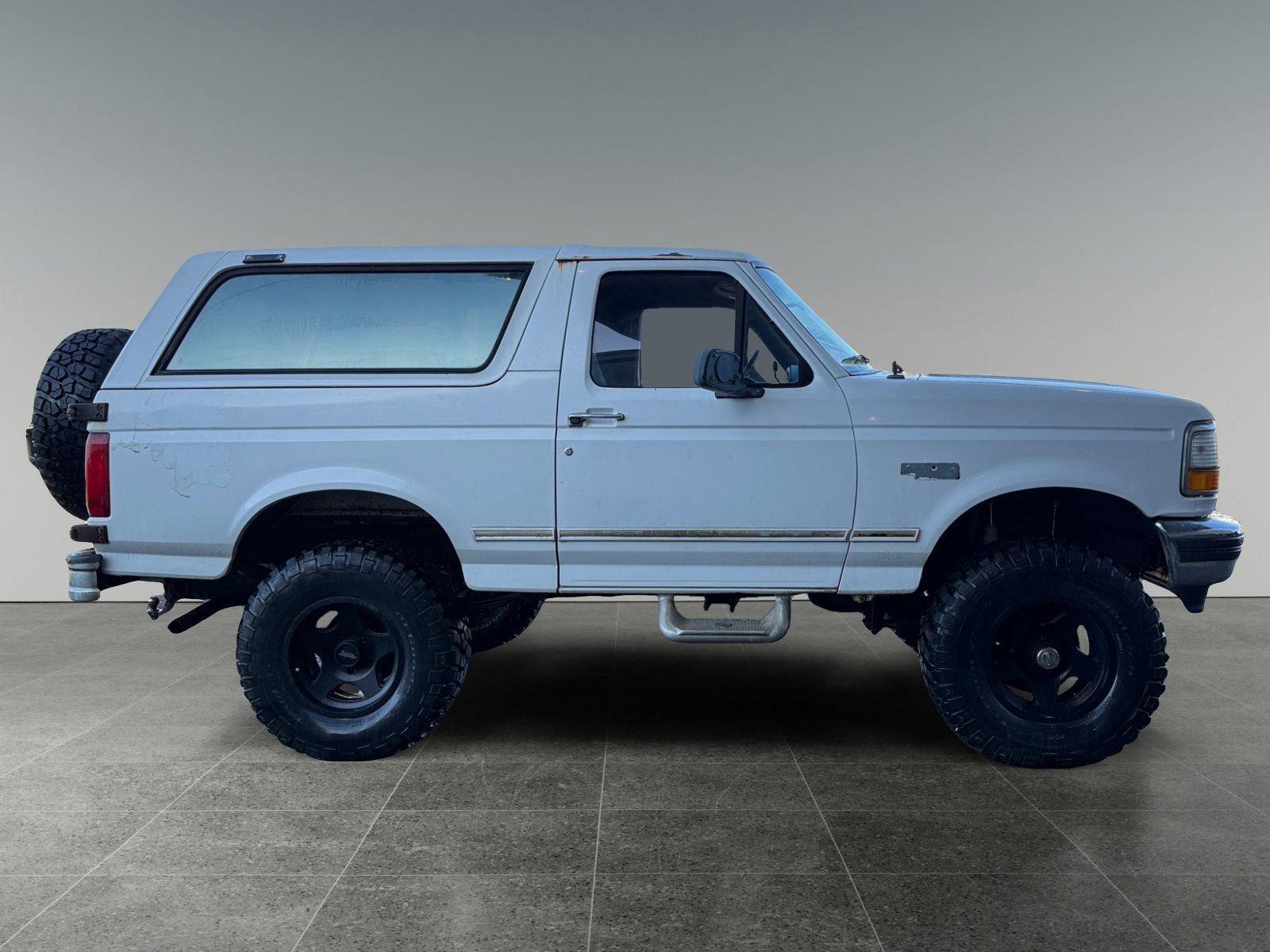 Used 1995 Ford Bronco XLT AWD/4WD image 3