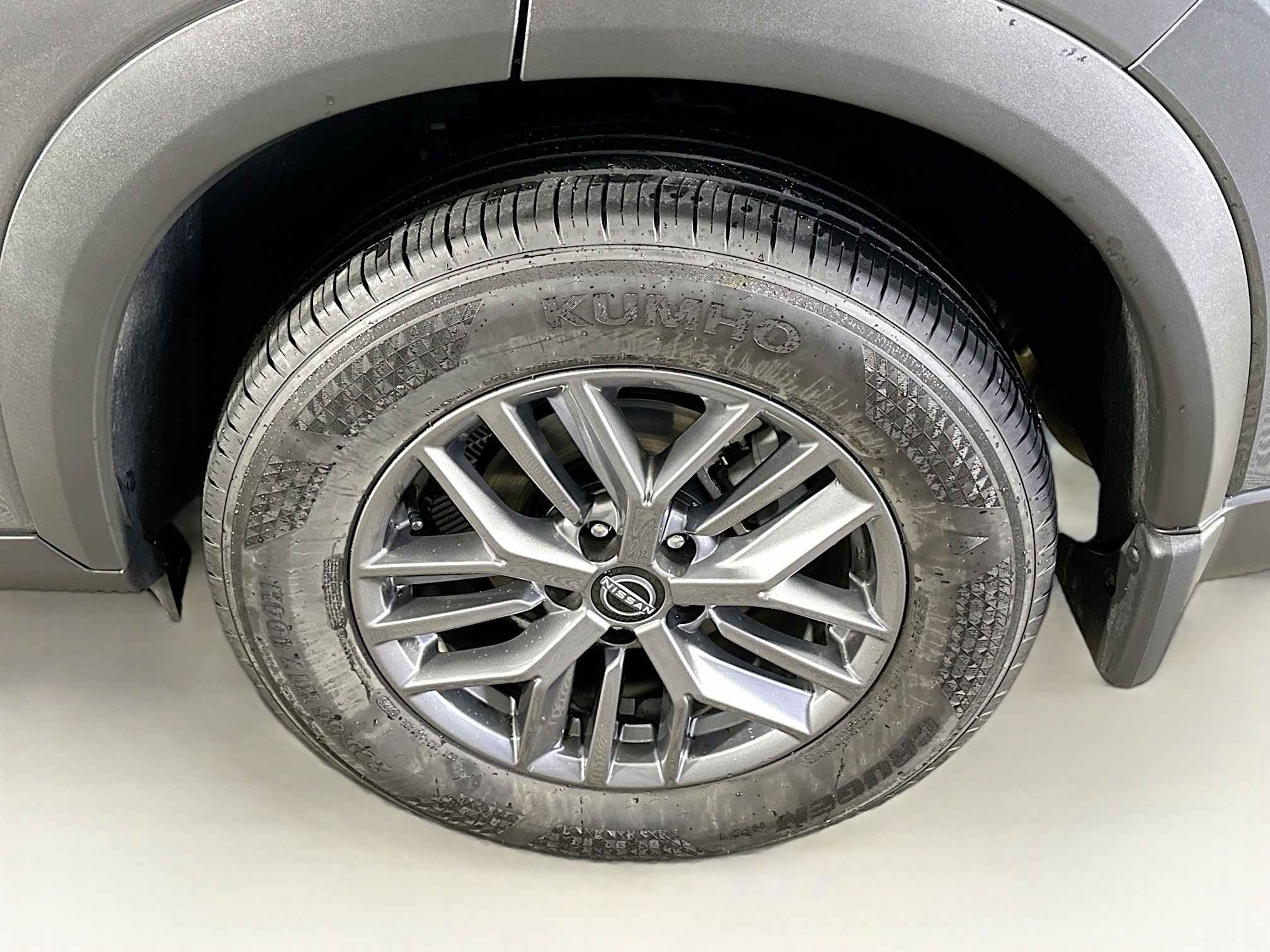 Used 2025 Nissan Rogue S image 11