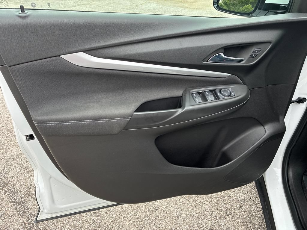 Used 2022 Chevrolet Bolt EUV LT w/ Comfort Package FWD image 10