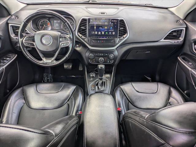 Used 2019 Jeep Cherokee Latitude Plus w/ Cold Weather Group AWD/4WD image 17