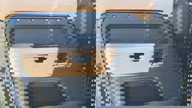 New 2026 Land Rover Defender 110 X-Dynamic SE image 22