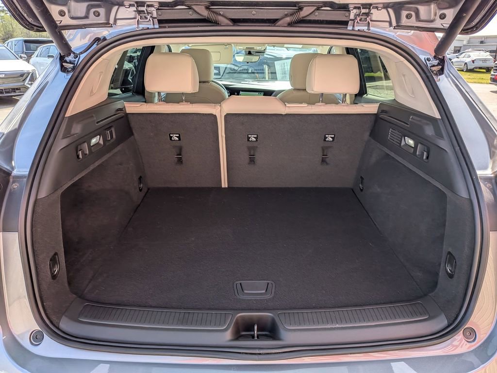 Certified 2022 Buick Envision Avenir w/ Technology Package II image 25