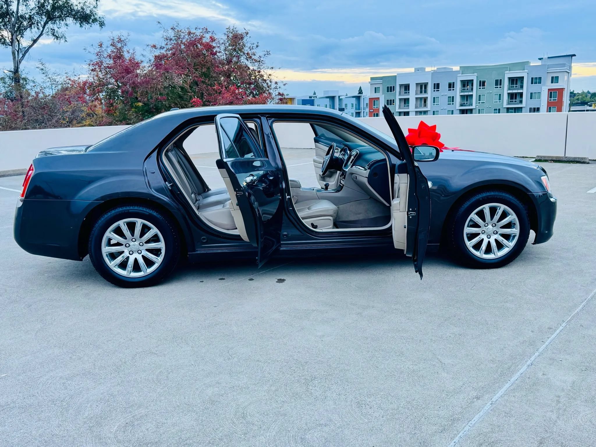 Used 2012 Chrysler 300 Limited RWD image 40