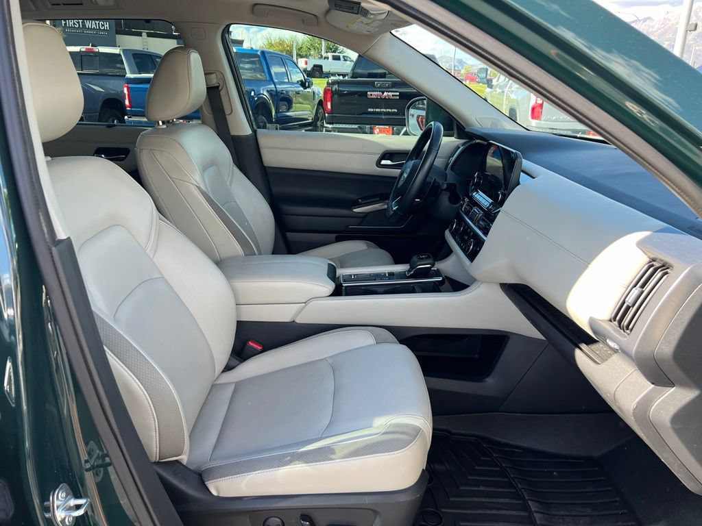 Used 2023 Nissan Pathfinder SL w/ SL Premium Package FWD image 15