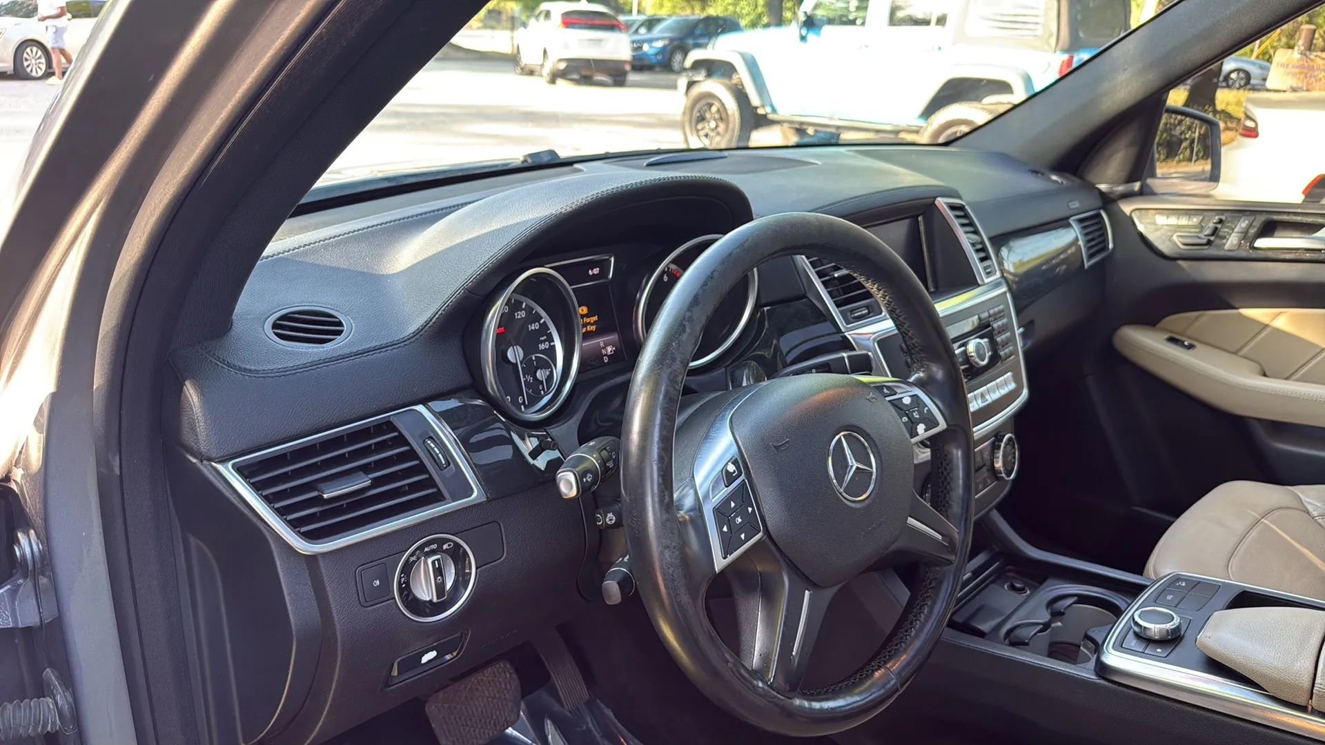 Used 2015 Mercedes-Benz GL 450 4MATIC image 12