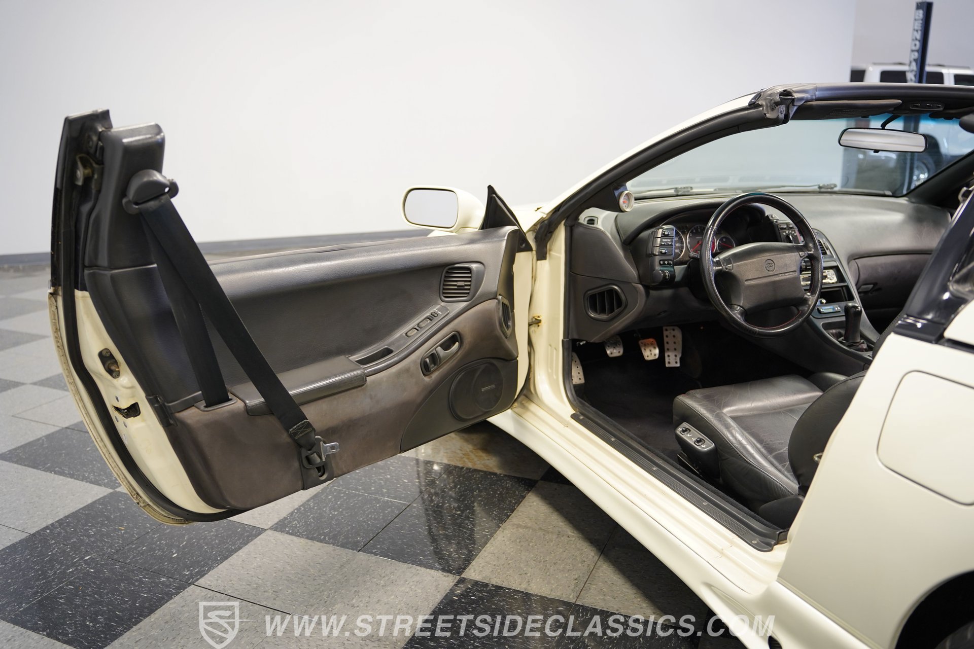 Used 1993 Nissan 300ZX Convertible RWD image 37